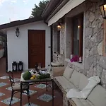 202 Luxury Pool Isola Bella Дом отдыха *